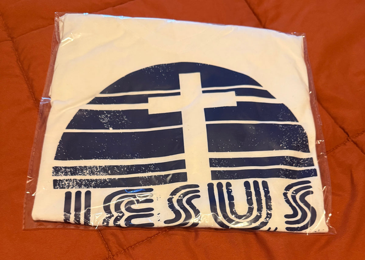 JESUS Changes Everything Graphic – Women’s V-Neck T-Shirt ✝️❤️
